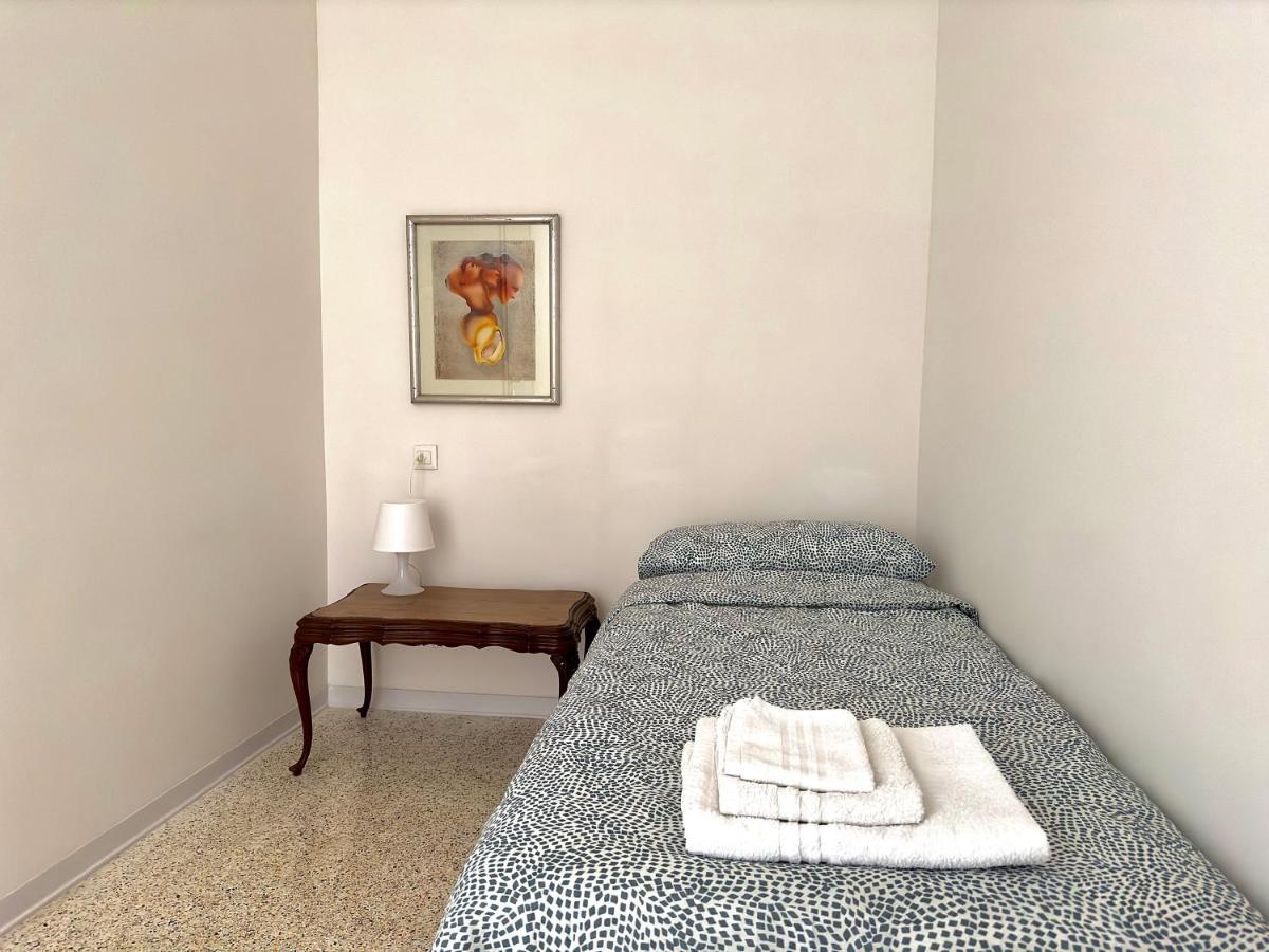 Minimal Apartment Navigli Milano Eksteriør billede