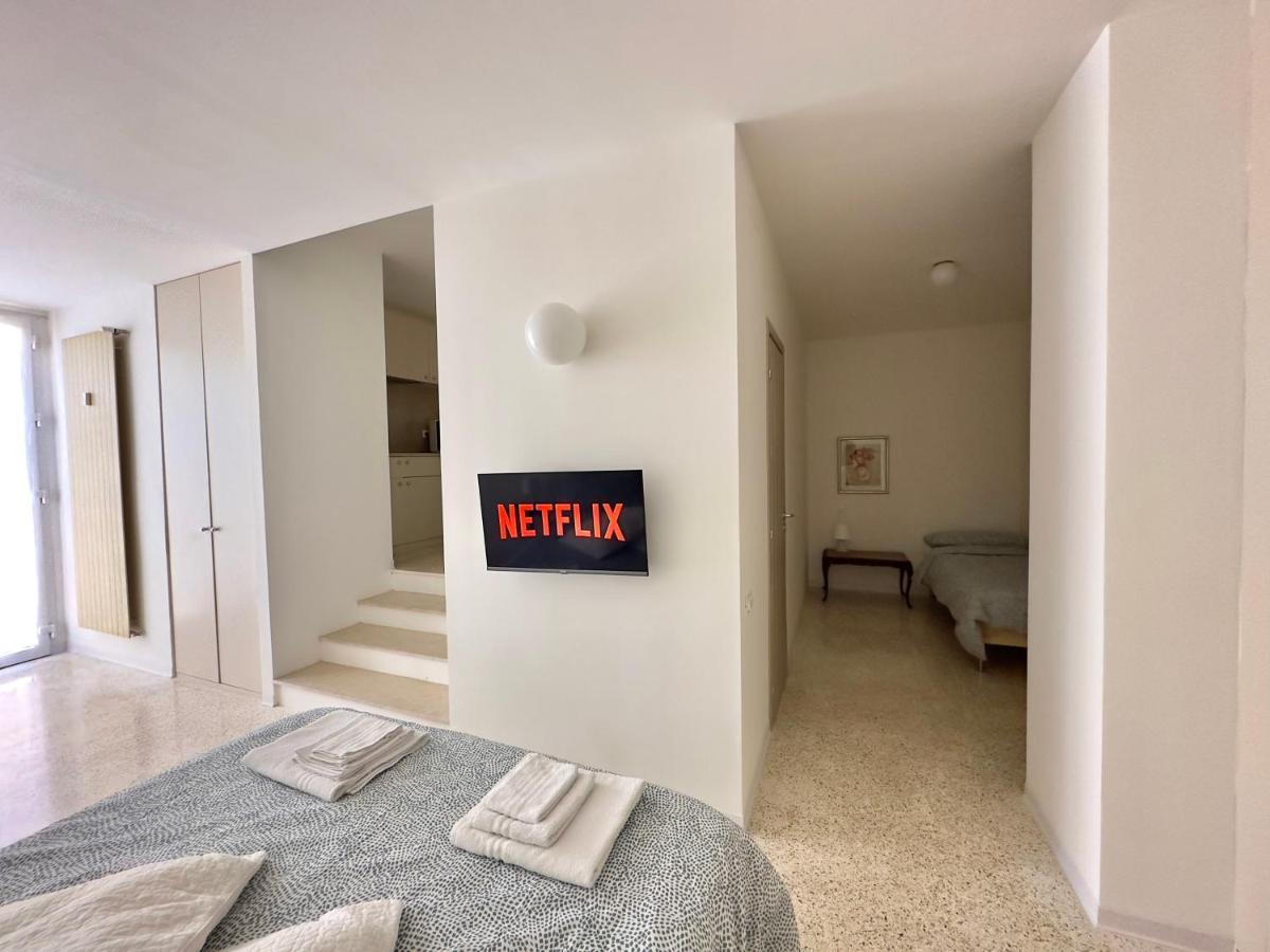 Minimal Apartment Navigli Milano Eksteriør billede